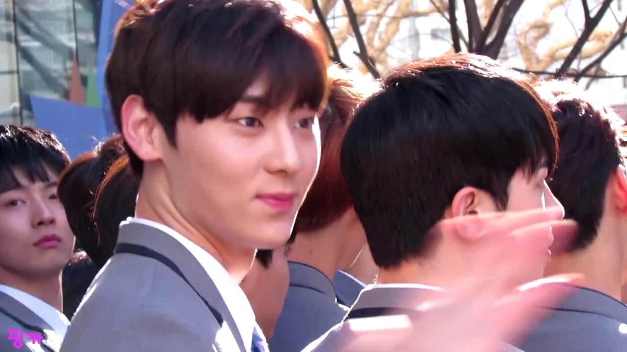 170309 엠카운트 프로듀스101 첫방 황민현(왕관없어요ㅠㅠ)