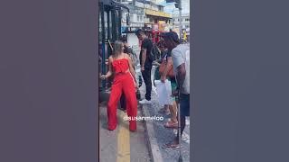 Aplaudam o dançarino