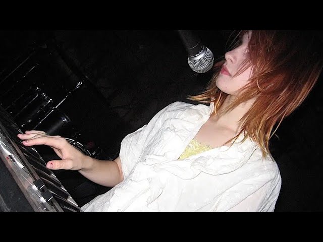 Paramore - Conspiracy (Live at House of Blues 2006) class=