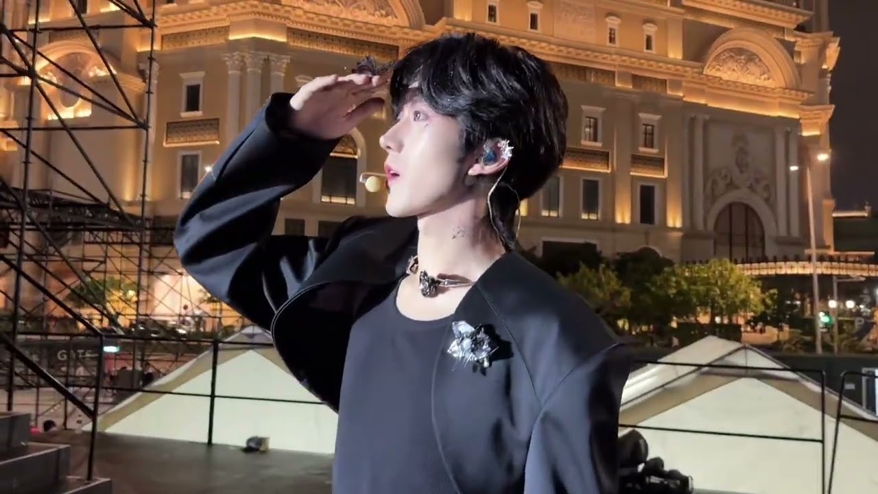 250921 DESIRE4 TMA BTS - Eliot Huang dancing to aespa's Whiplash