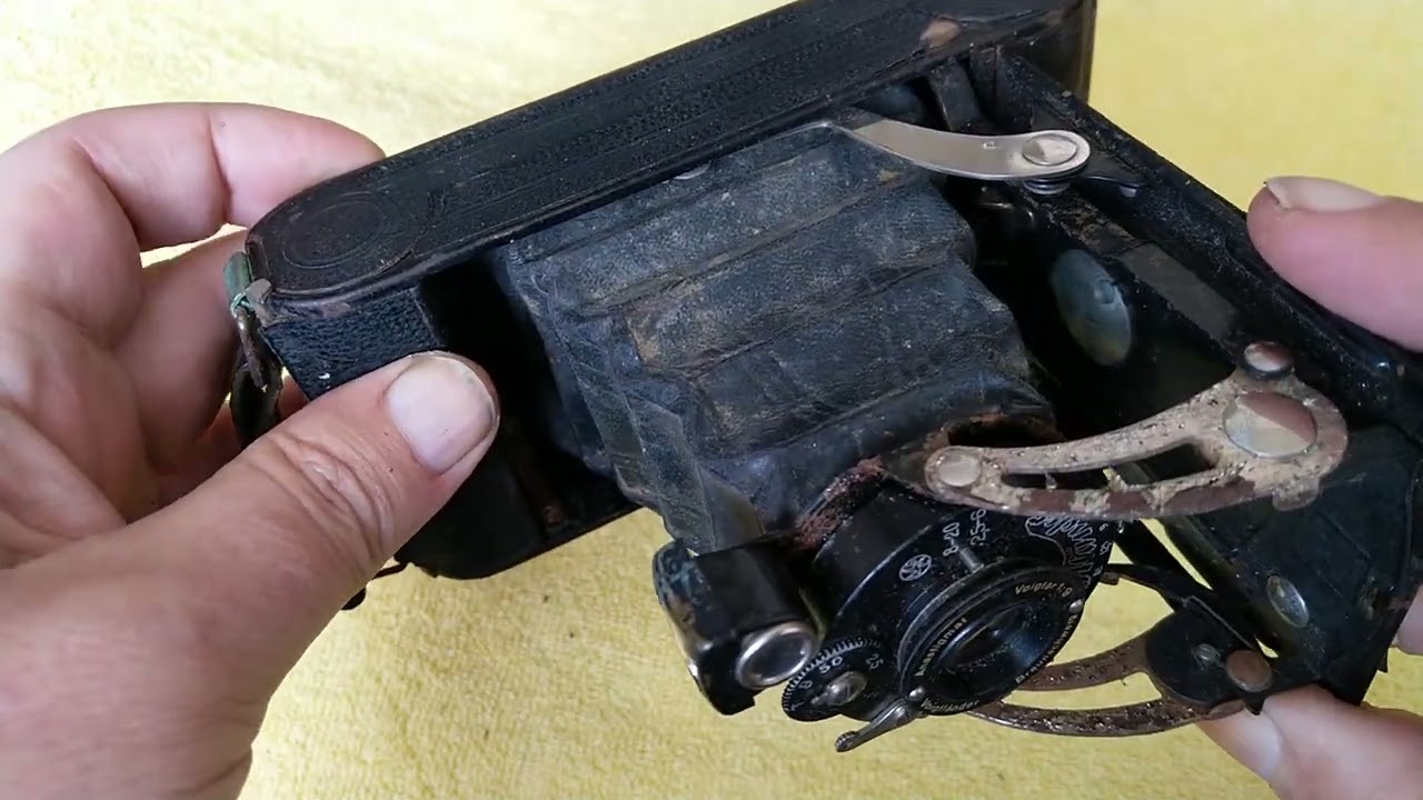 Voigtlander Jubilar, 1931, 6x9 folder - YouTube