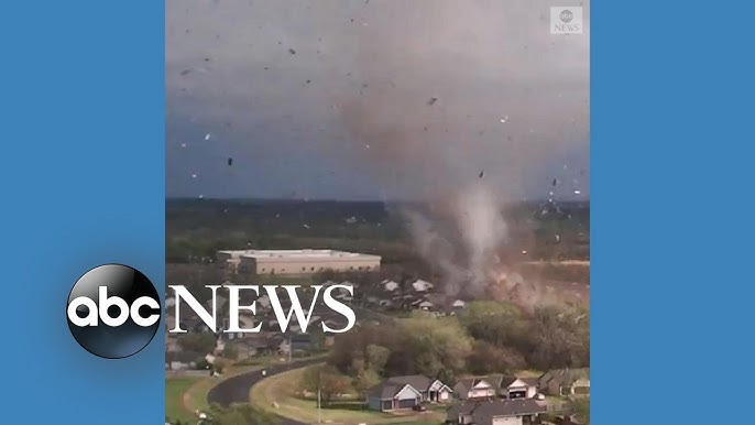 EF3 tornado tears through Andover, Kansas