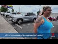 "Sentía que me desmayaba": trabajador relata los efectos del calor extremo | Noticias Telemundo