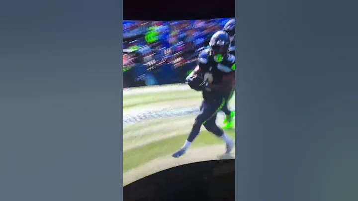 Kenneth Walker ends the career of this guy