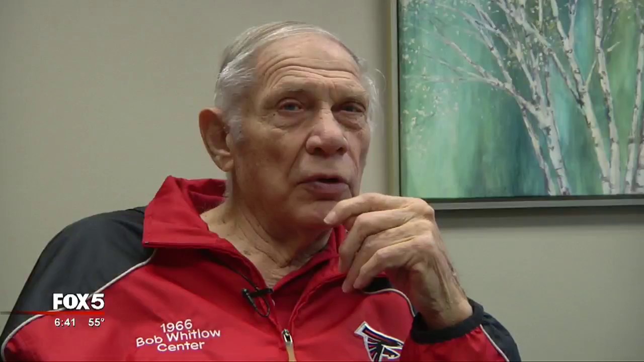Oldest former Falcons player shares memories - YouTube