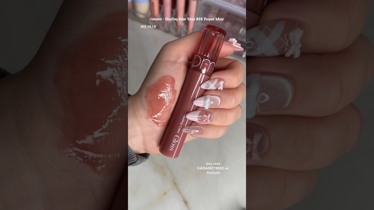 Iconic lipgloss from Yesstyle 🎀🧸romand - Glasting Color Gloss 06 