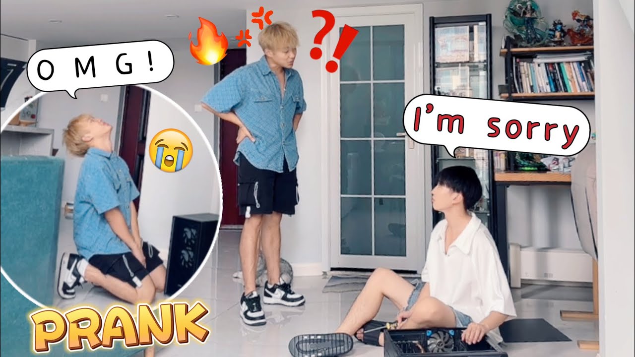 Если я тайно разберу компьютер своего парня🤣, как он отреагирует?！ Милая шутка про гей-пару🥰