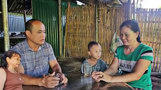 Ms. Nghiep demanded that her boss let her work as the secretary in place of Tuyet