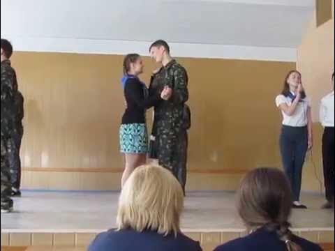 инсценирование 3 танкиста. инсценировка военных песен. инсценировка песни а закаты алые. инсценировка военной песни. движения для военного танца.