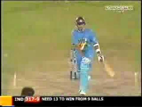 Mohammad Sami Vs Ashish Nehra Bowled