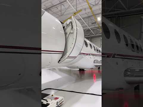 🛩 POV Closing Up a Gulfstream G600 in the Hangar