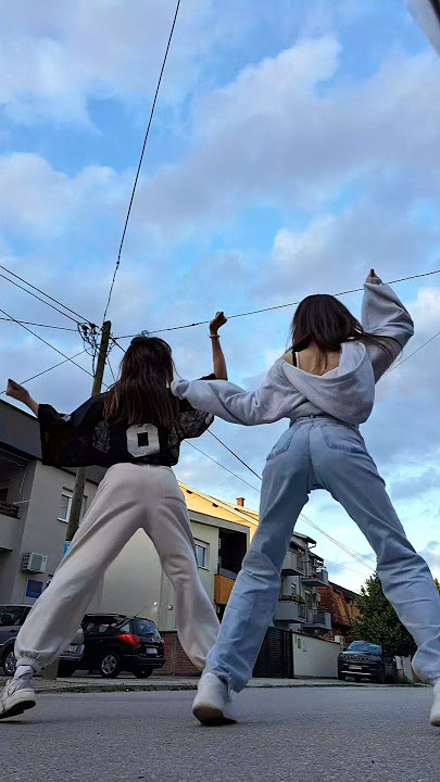 new #gnarly remix🤭 with @nikidancestuff chan! @katseyeworld #fyp #goviral #katseye #dance