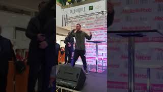 Anastasio canta "La fine del mondo". Instore @ Centro Commerciale Le Due Torri, Stezzano