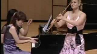 Amy Porter, flute - Burton Sonatina mvt. 1 chords