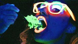 People Try GlowInTheDark Foods