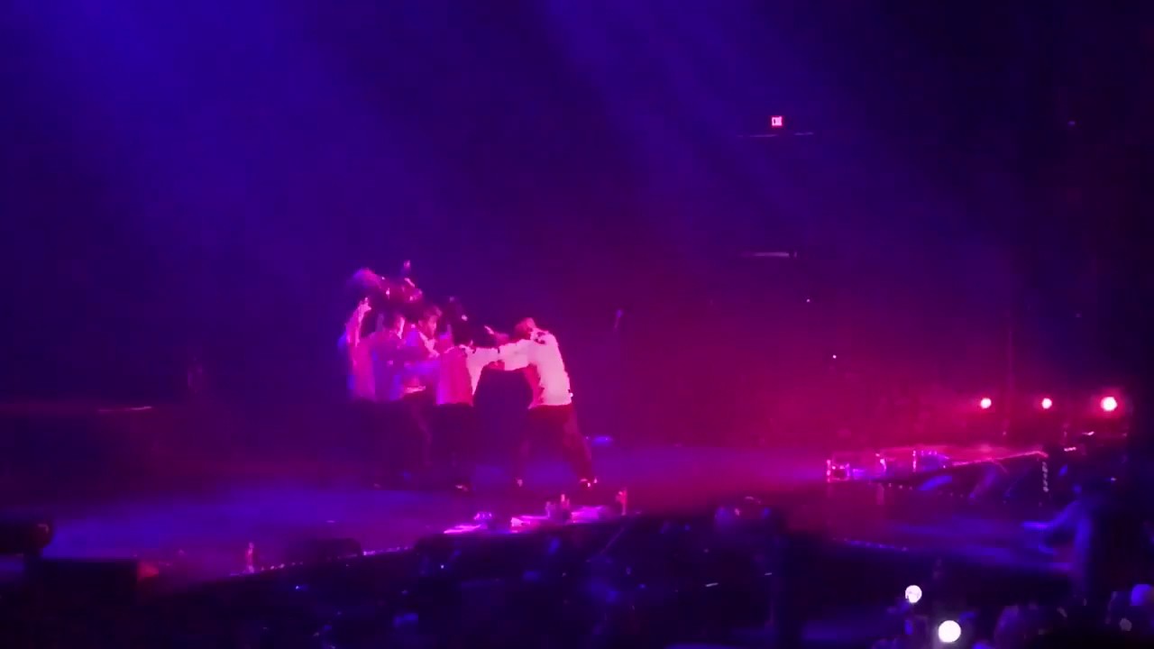 [170329] BTS The Wings Tour in Chicago - Lie (Jimin Solo) - YouTube