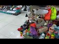 Tutuban mall, shoe store