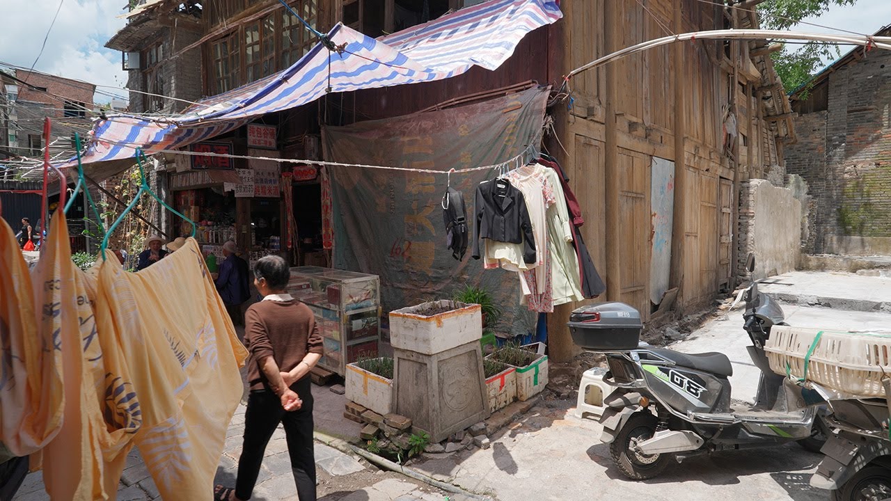 China's old county town walk. Daily life in the old neighborhoods. Bijie(毕节), Guizhou・4K