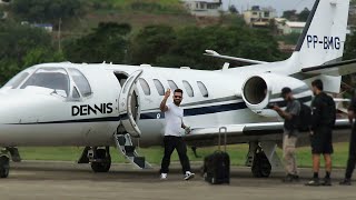 Dennis DJ Chegando de Jatinho no Aeroporto de Cachoeiro ES