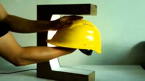 Floating helmet display ( yellow one )