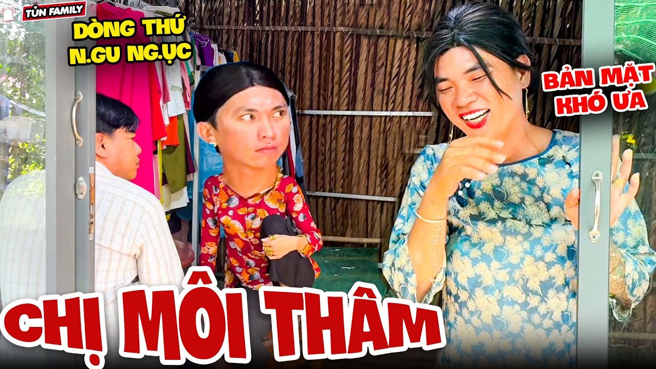 Sui Gia Mỏ Hỗn, Thúy Liễu Bôi Cái Môi Thâm Cãi Lộn Tơi Bời - Tủn Family