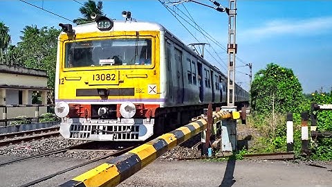 Continuous Honking 12 Coach EMU Local Train Speedily Skip Railgate | Speedy Trains at Level Crossing
