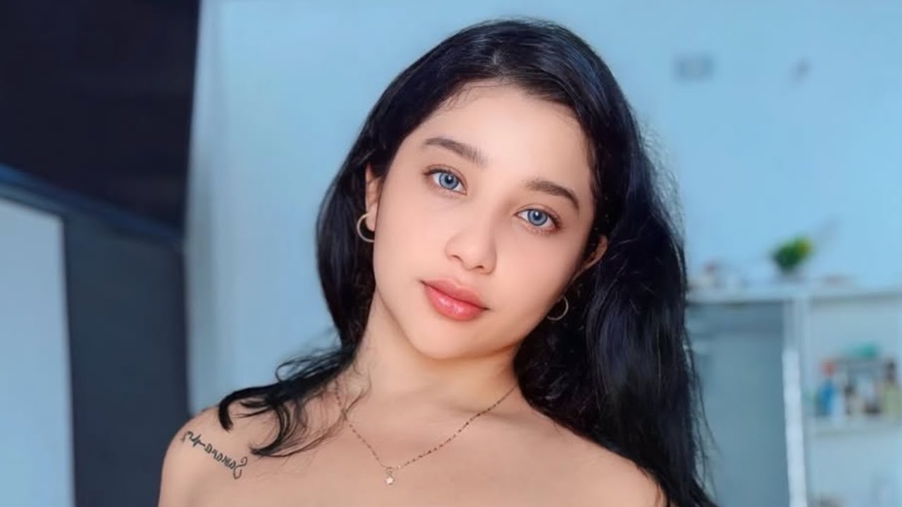 Joselis Johana Bolívar Biography | Curves, Confidence & Body Positivity