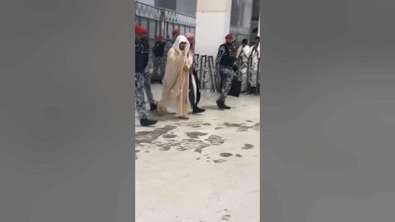 Sheikh Yasser Al Dossary Beautiful Reaction #sheikhyasseraldossary #aldossari #sura #quran #reaction Sheikh Yasser Al Dossary Beautiful Reaction #sheikhyasseraldossary #aldossari #sura #quran #reaction