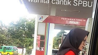 Virall ! Pegawai pom bensin(SPBU) cantik