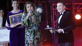 Yulduz Usmonova kleylanmagan mukofotni tanqid qilib, O‘tkirni bopladi