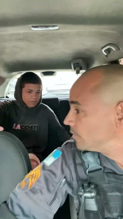 UBER PRESENTE #policia #uber #humor #uberx