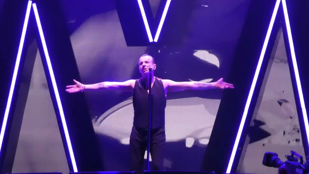 dM: Never Let Me Down Again - Live on MERKUR SPIEL ARENA DÜSSELDORF - EUROPEAN TOUR 04/06/2023