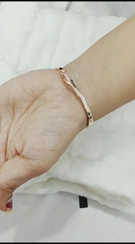 $32K Louis Vuitton LV - EMPREINTE BANGLE vs Cartier Love Bracelet. 