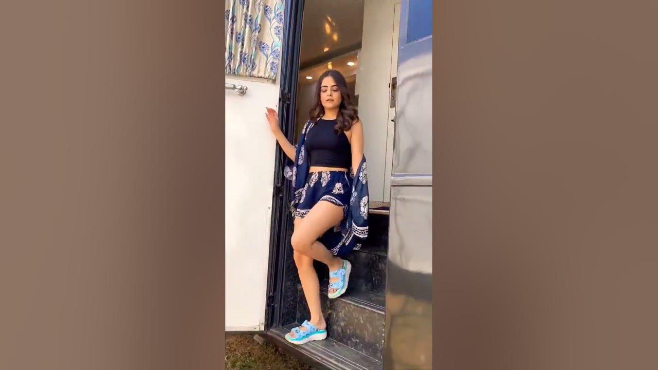 Khushi Mishra dressing #beautifulgirl #khushimishra - YouTube