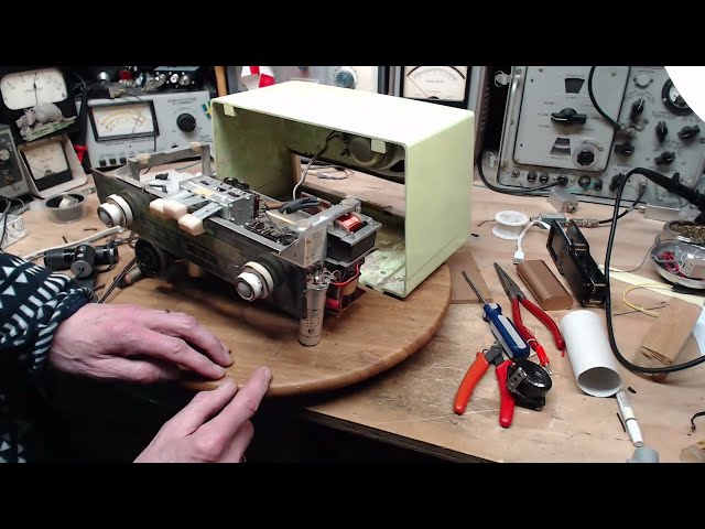 Graetz Danza 808E Tube Radio Video #3 - Power Transformer Shorted? class=