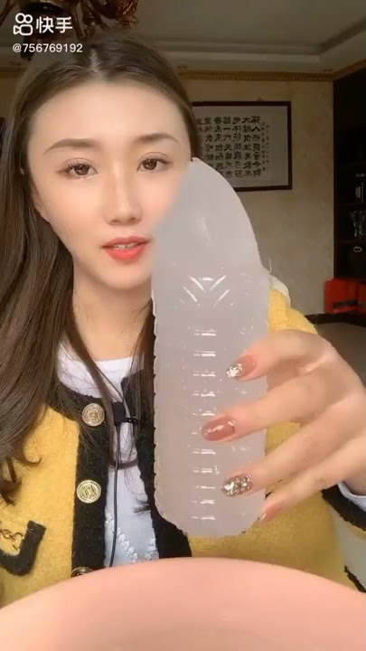 FROZEN COCONUT WATER BOTTLE #kawaiieatingasmr #asmr #food #shorts