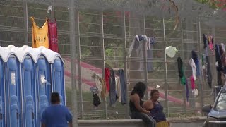 Illegal US border crossings drop for 8th straight month