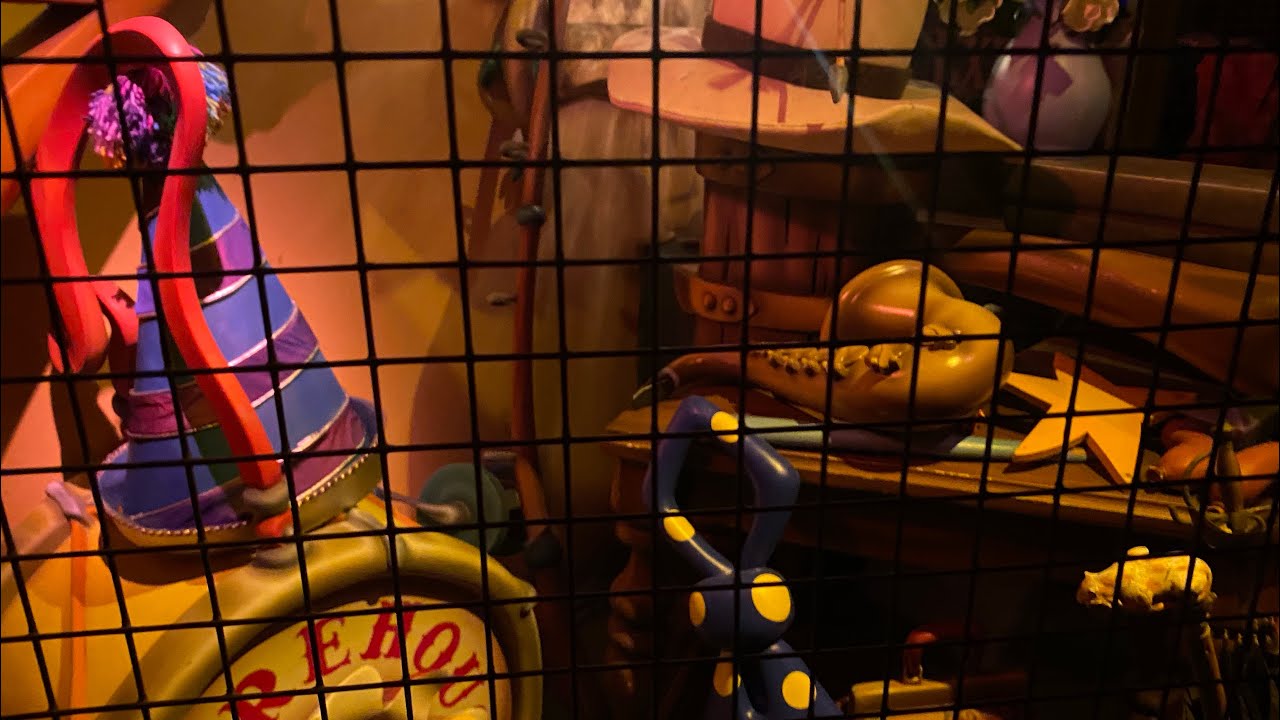 Roger Rabbit Cartoon Spin: Ink and Paint Club - YouTube