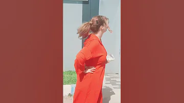يالغزالة كي جات عليك جلابة 
