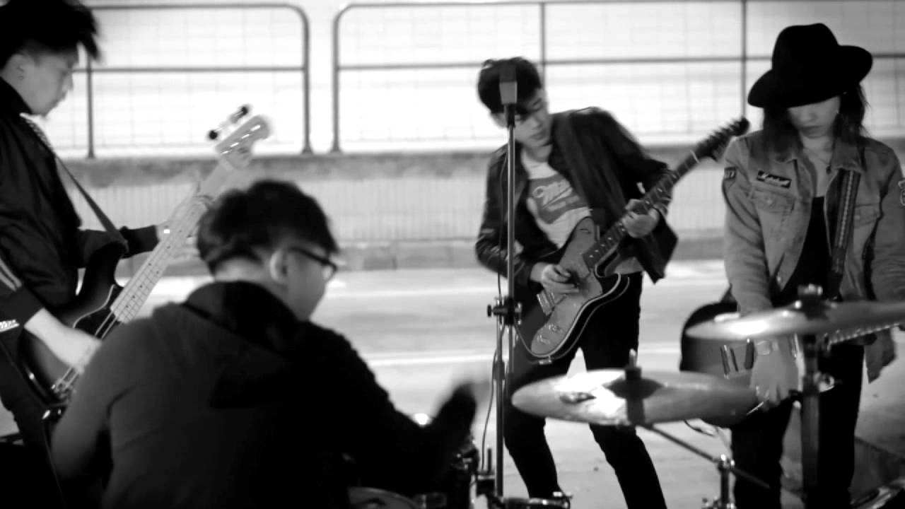 TRASH - Lose Control (Official Music Video)