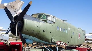 Great OLD PROPELER Airplane Engines Cold Starting up and Heavy Sound 4