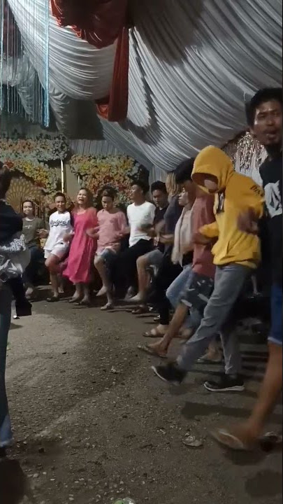 Tarian lulo khas Sulawesi tenggara #kolakautara #lasusua #viral #lulo2022 #lulotrend2022