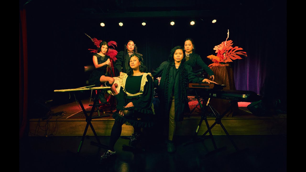 Pantayo - Divine (Live)