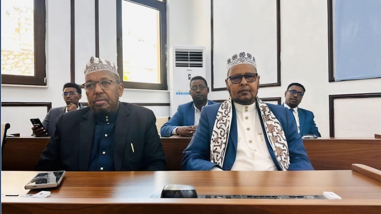 “Si fiican ayaa loo qoray Dastuurka oo Waafaqsan Diinta islaamka, anaguna intaas ayaan..............