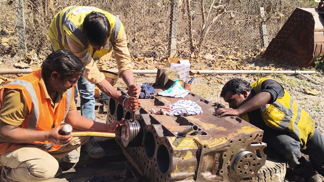 Cummins Engine piston fitting work KT1150 