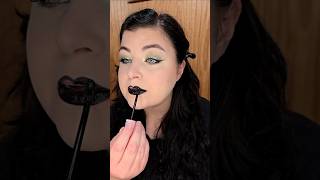 Colors of the day are green & black 💚🖤 #makeup #grwm #wingedliner #lipstick