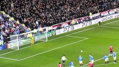 Penalty de Rooney (Rangers vs Man Utd (0-1))