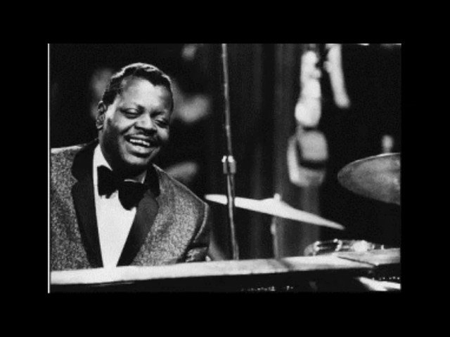 OSCAR PETERSON - STRAIGHTEN UP AND FLY RIGHT