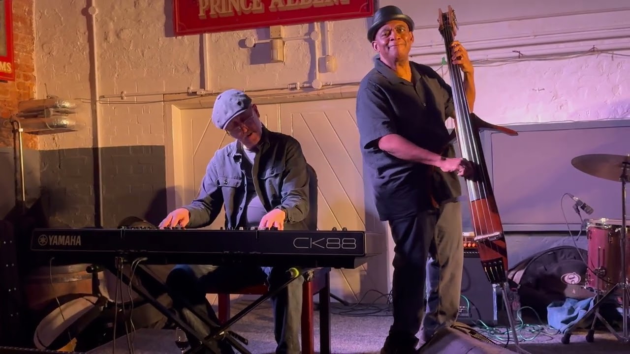 Errol Linton performing "Love Gone Cold"  Filmed live at The Old Brewery Store in Faversham, Kent