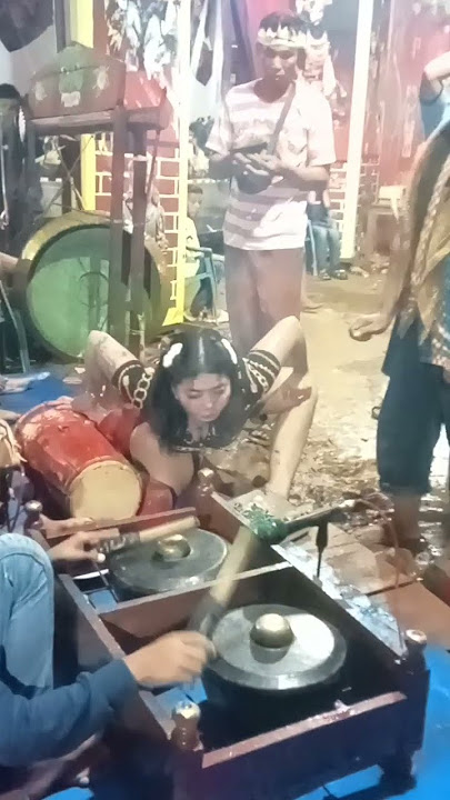 sinden mabuk minta lagu bojo loro
